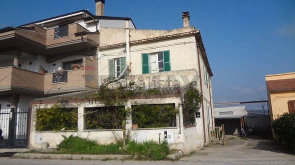 casa indipendente in vendita a Miglianico in zona Montupoli