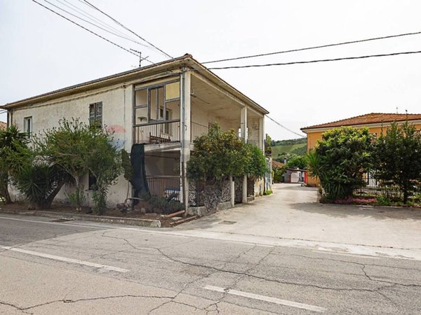 casa indipendente in vendita a Miglianico in zona Valle Sant'Angelo