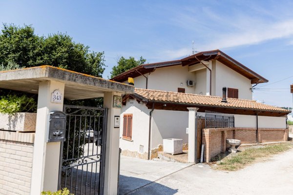 casa indipendente in vendita a Miglianico in zona Cerreto