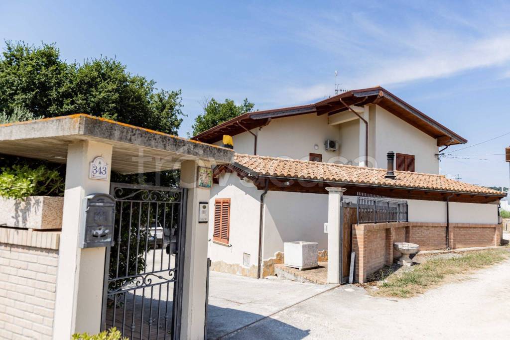 casa indipendente in vendita a Miglianico in zona Cerreto