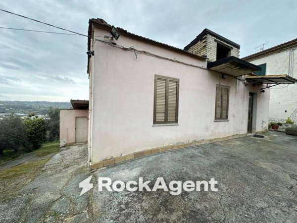 casa indipendente in vendita a Miglianico in zona Cerreto