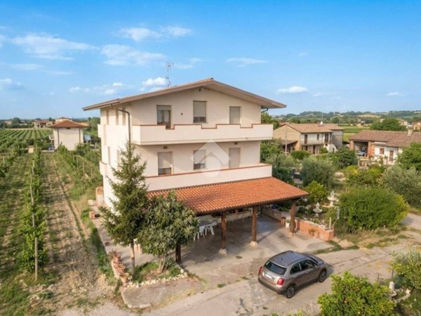 casa indipendente in vendita a Miglianico in zona Cerreto