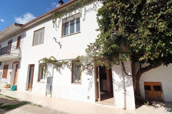 casa indipendente in vendita a Miglianico