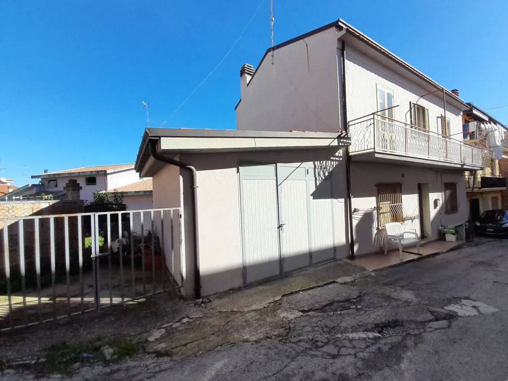 casa indipendente in vendita a Monteodorisio