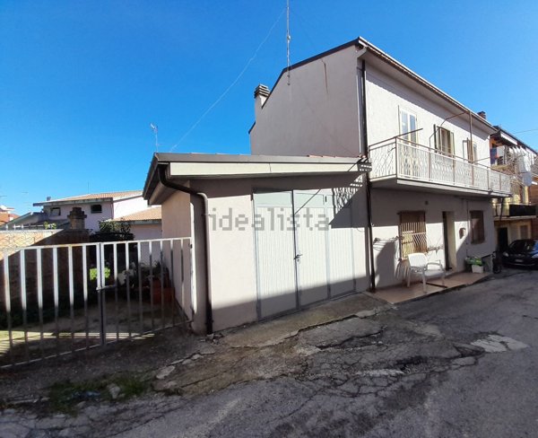 casa indipendente in vendita a Monteodorisio