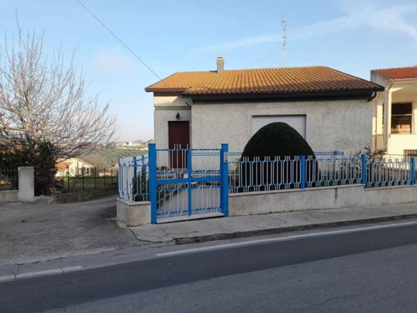 casa indipendente in vendita a Monteodorisio