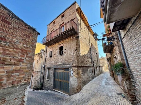 casa indipendente in vendita a Monteodorisio