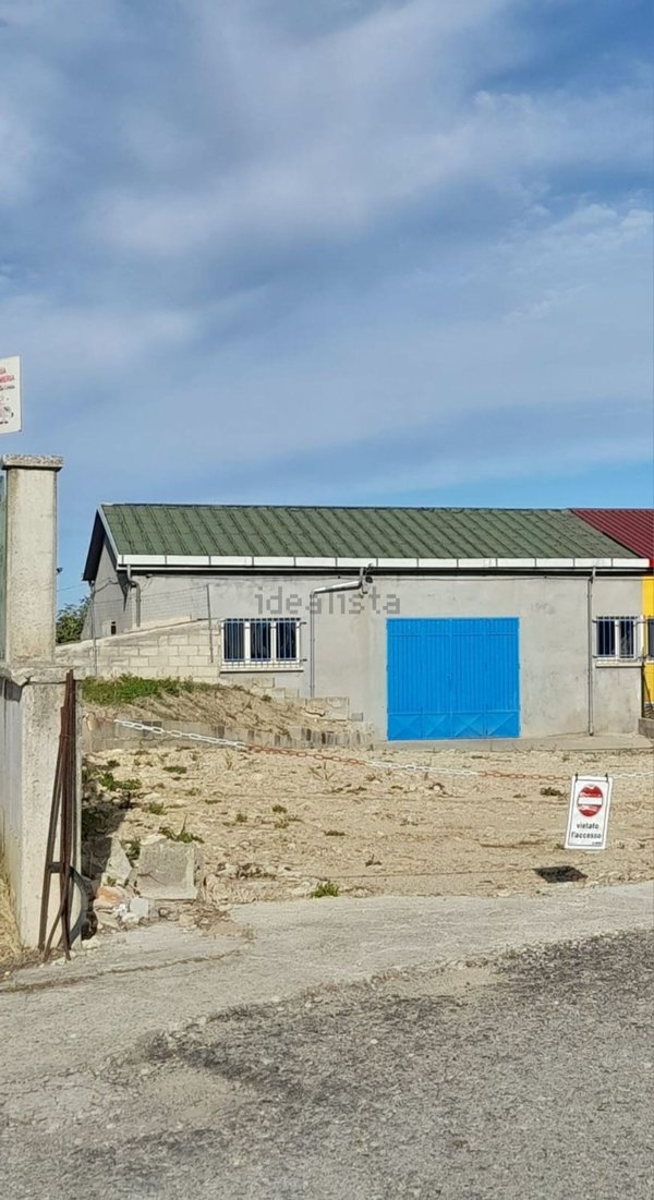capannone in vendita a Monteodorisio