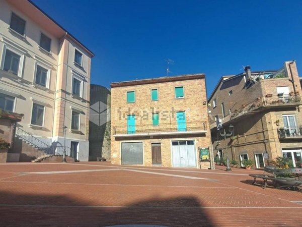 casa indipendente in vendita a Monteodorisio