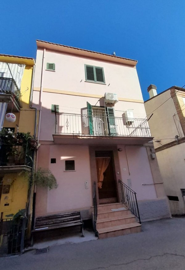 casa indipendente in vendita a Monteodorisio