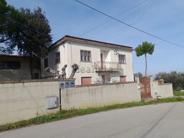 casa indipendente in vendita a Monteodorisio
