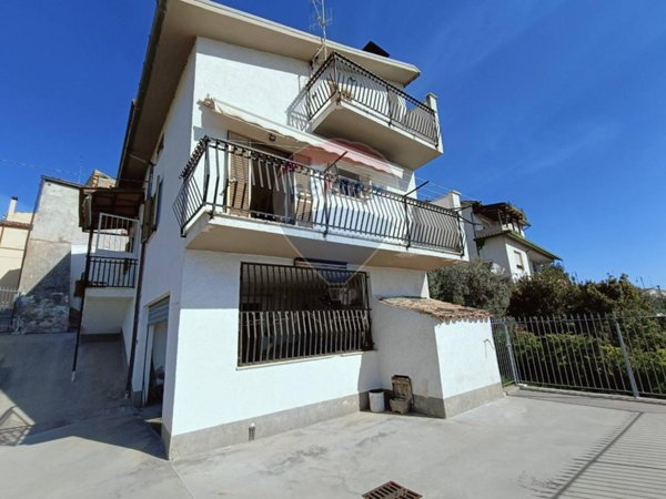 casa semindipendente in vendita a Mozzagrogna