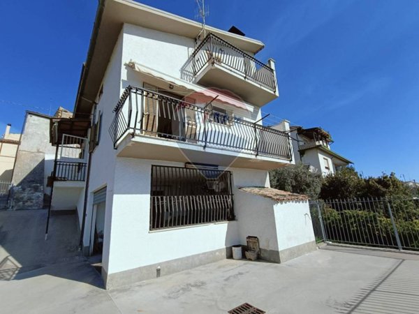 casa semindipendente in vendita a Mozzagrogna