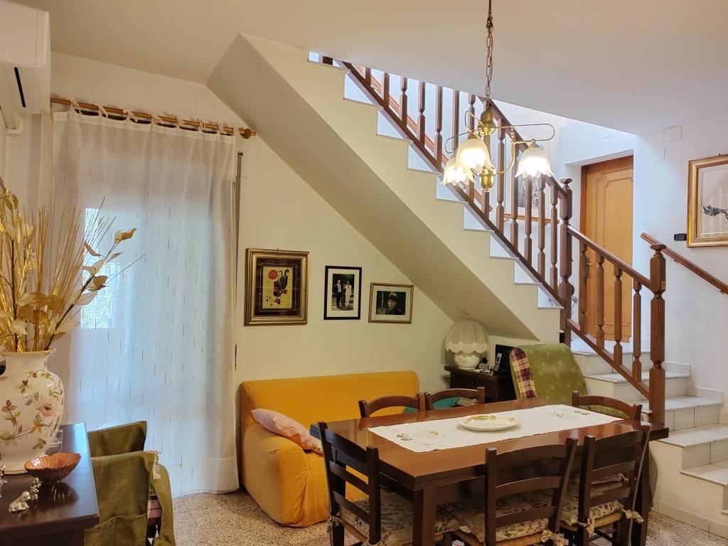 appartamento in vendita a Mozzagrogna in zona Villa Romagnoli