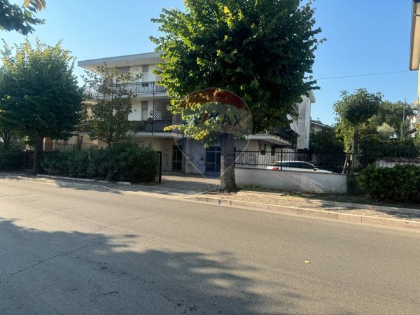 locale commerciale in vendita a Mozzagrogna