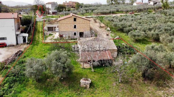 quadrivano in vendita a Mozzagrogna in zona Rosciavizza