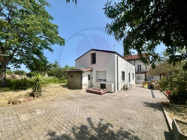 casa indipendente in vendita a Mozzagrogna in zona Villa Romagnoli