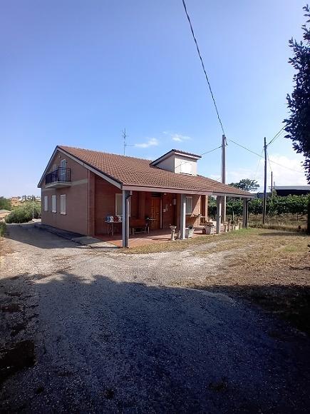 casa indipendente in vendita ad Orsogna