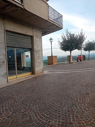 locale commerciale in vendita ad Orsogna