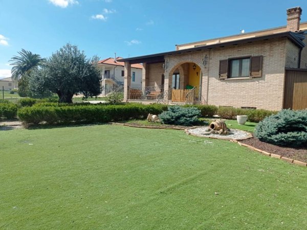 casa indipendente in vendita ad Orsogna