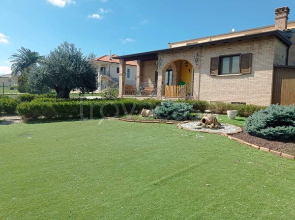 casa indipendente in vendita ad Orsogna