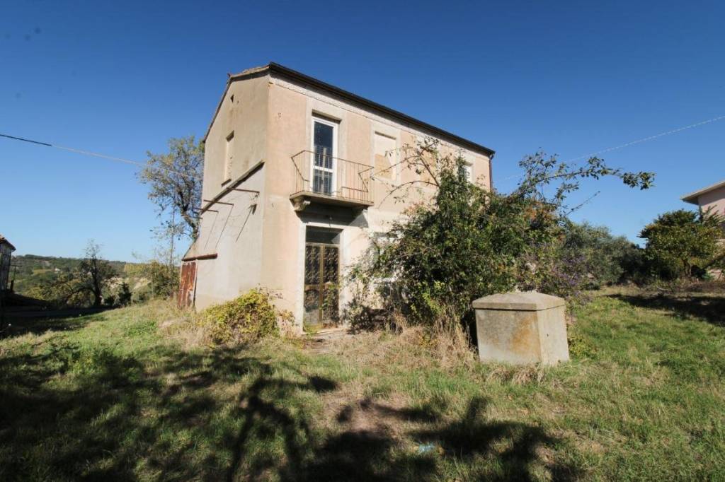 casa indipendente in vendita ad Orsogna