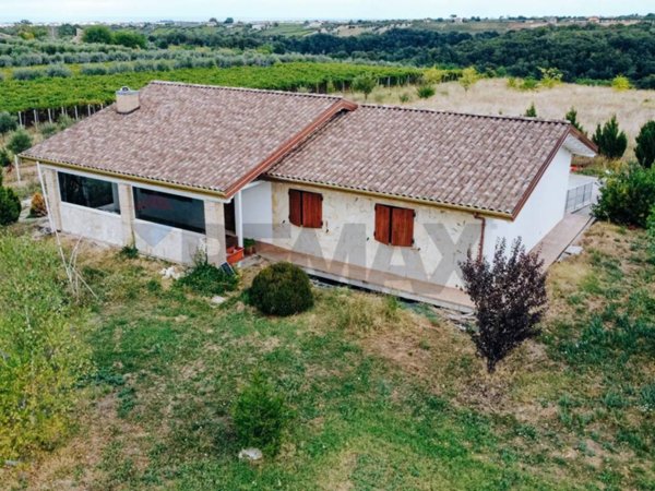 casa indipendente in vendita ad Orsogna