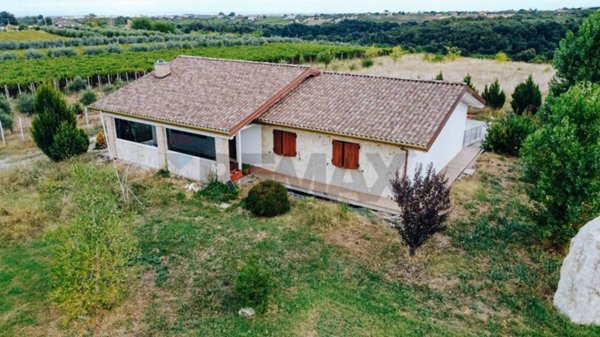 casa indipendente in vendita ad Orsogna