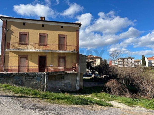 casa indipendente in vendita ad Orsogna