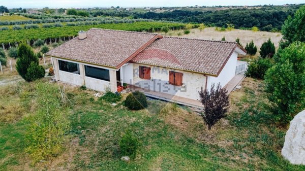 casa indipendente in vendita ad Orsogna