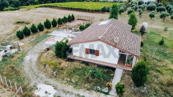 casa indipendente in vendita ad Orsogna in zona San Basile