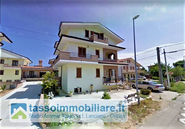 casa indipendente in vendita ad Ortona in zona Acquabella