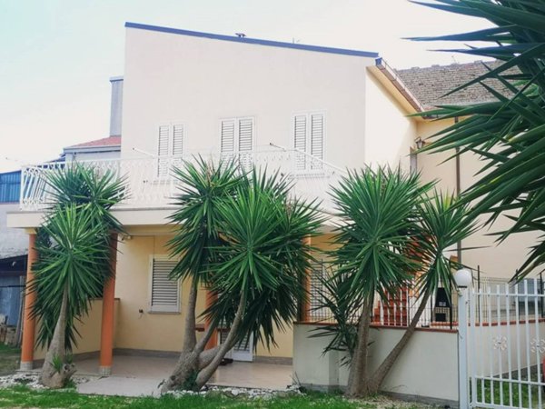 appartamento in vendita ad Ortona in zona Villa San Leonardo