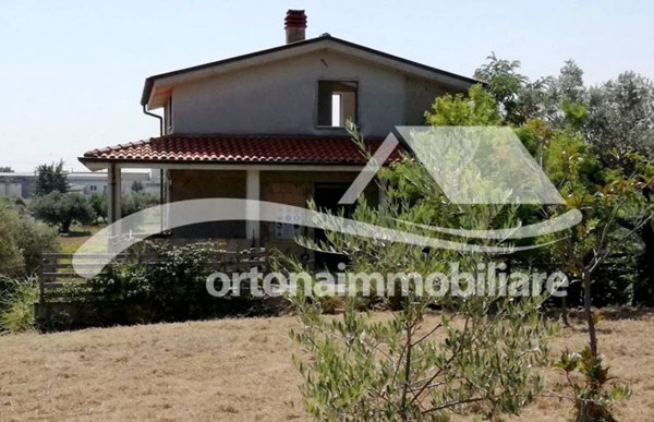 casa indipendente in vendita ad Ortona