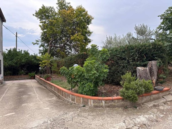 casa indipendente in vendita ad Ortona in zona San Pietro