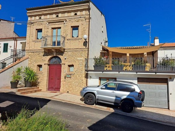 casa indipendente in vendita ad Ortona in zona Villa Deo