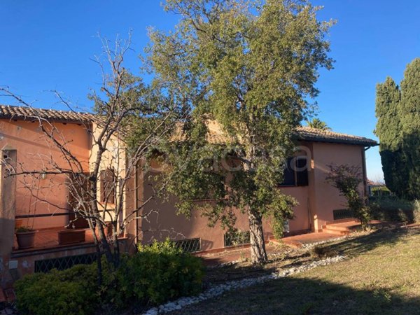 casa indipendente in vendita ad Ortona in zona San Pietro