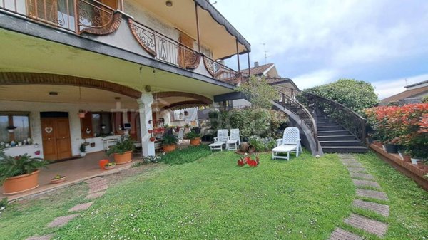 casa indipendente in vendita ad Ortona in zona Caldari