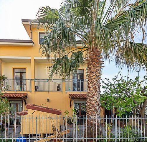 casa indipendente in vendita ad Ortona
