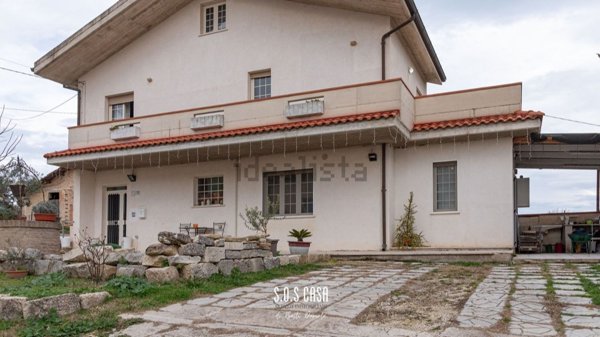 casa indipendente in vendita ad Ortona