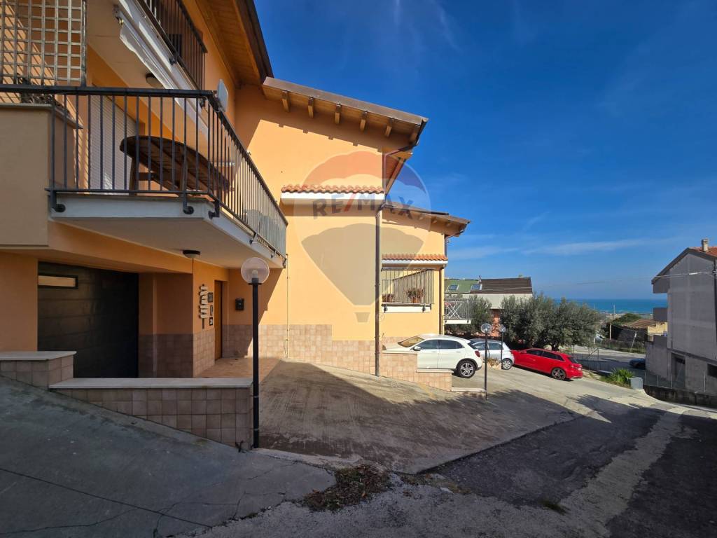 casa indipendente in vendita ad Ortona