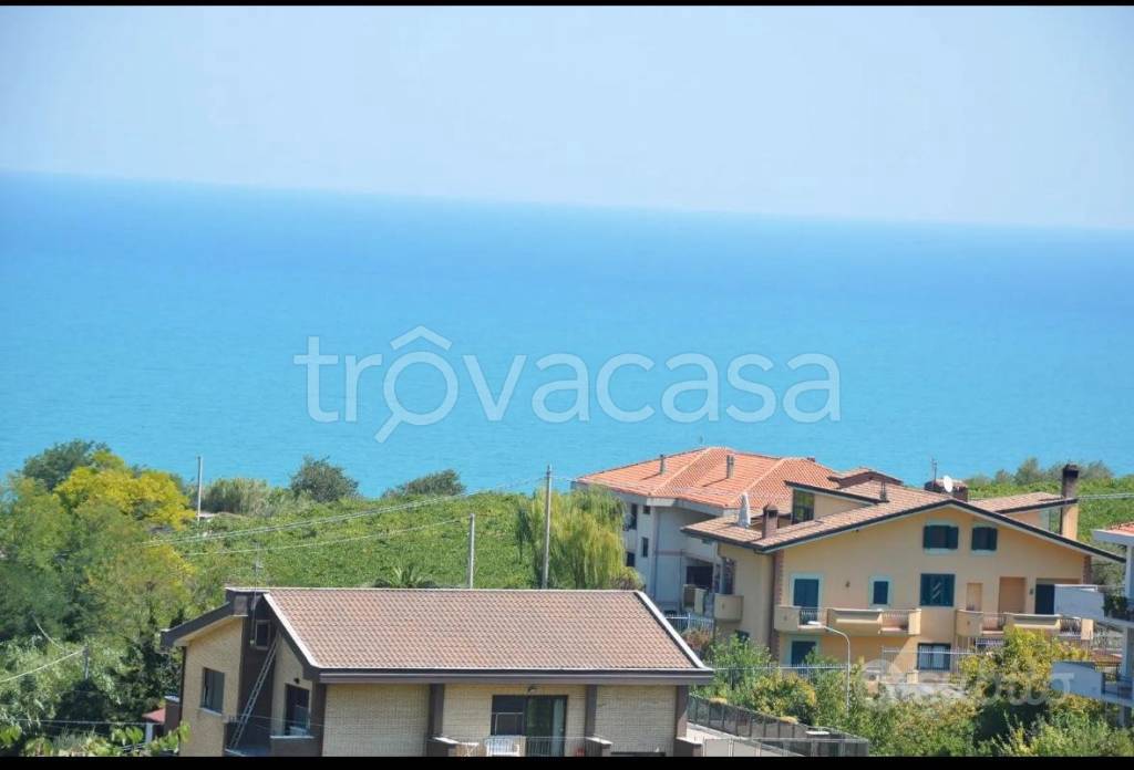 casa indipendente in vendita ad Ortona in zona Lazzaretto