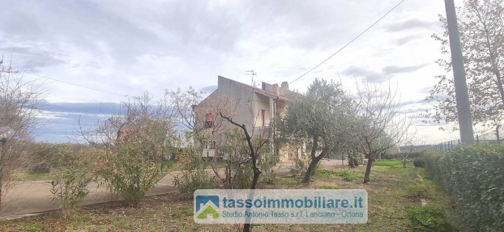 casa indipendente in vendita ad Ortona in zona Moro