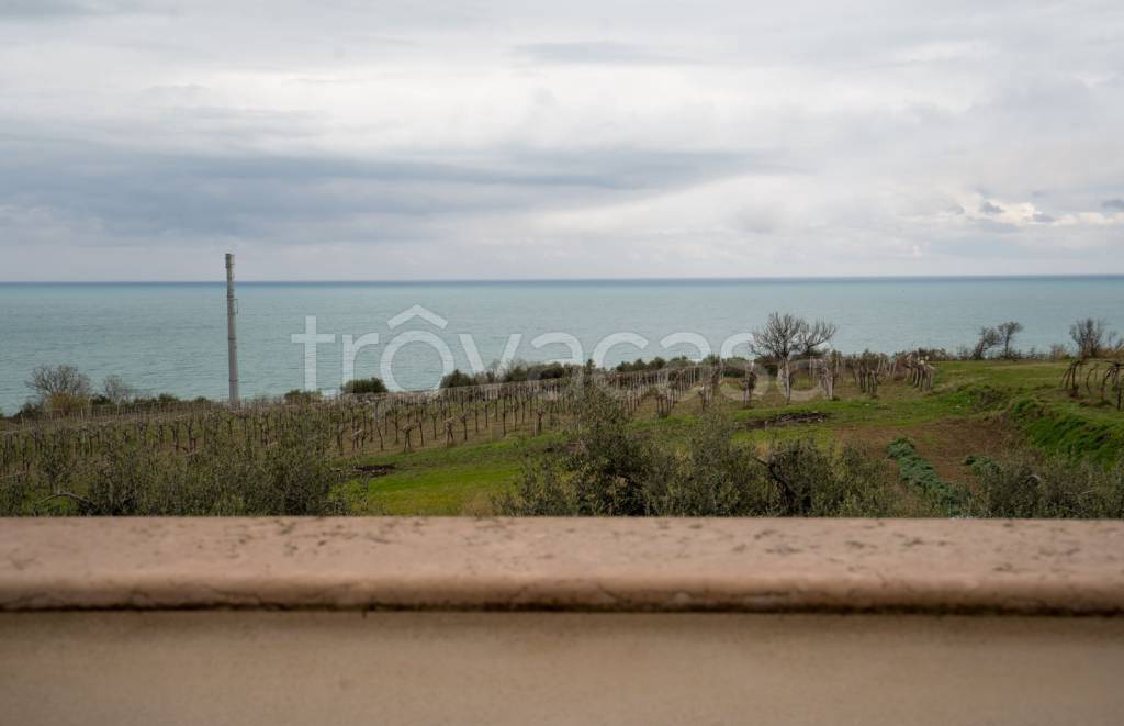 casa indipendente in vendita ad Ortona in zona Lazzaretto