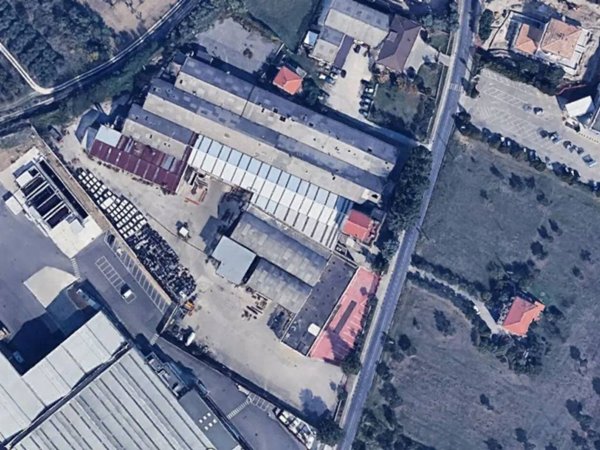 locale commerciale in vendita ad Ortona