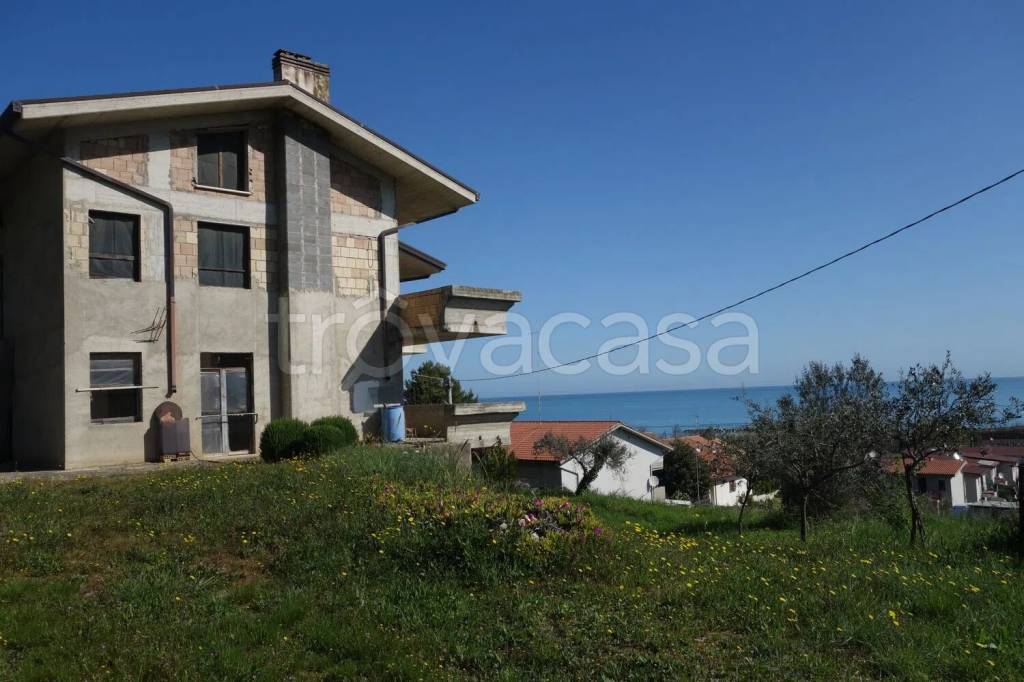 casa indipendente in vendita ad Ortona