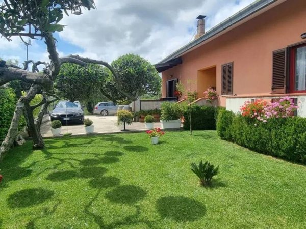 casa indipendente in vendita ad Ortona