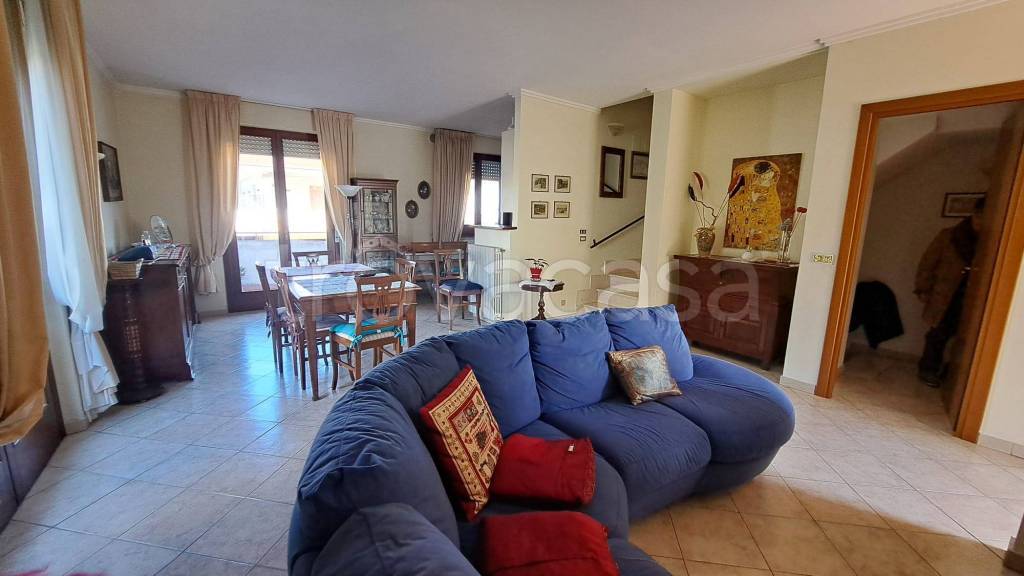 casa indipendente in vendita ad Ortona in zona Caldari