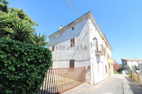 casa indipendente in vendita ad Ortona in zona Caldari