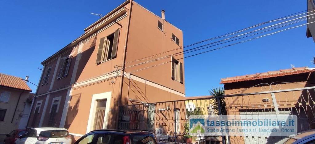 appartamento in vendita ad Ortona in zona Caldari
